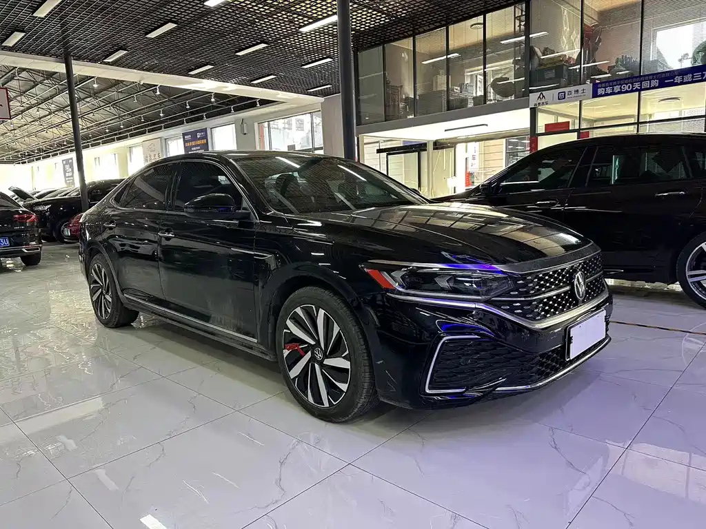 VOLKSWAGEN PASSAT 2022