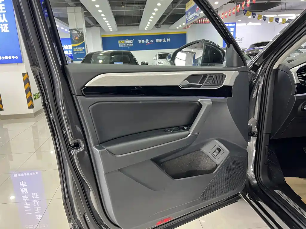 VOLKSWAGEN TAYRON 2021