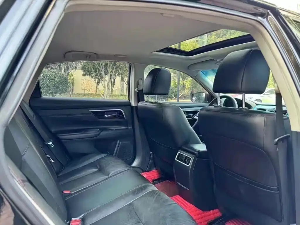 NISSAN TEANA 2018