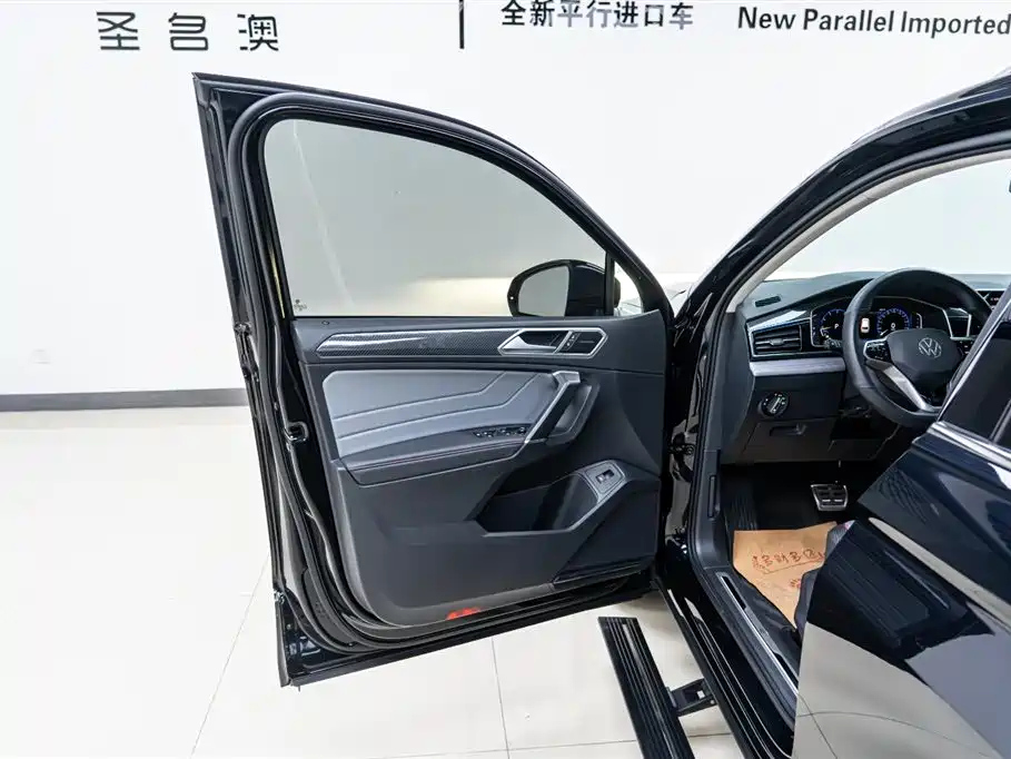 VOLKSWAGEN TIGUAN L 2022
