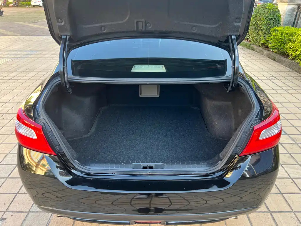 NISSAN TEANA 2018