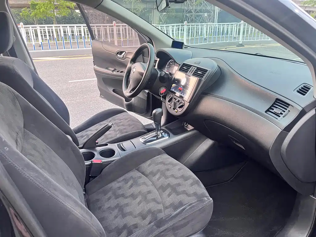 NISSAN TIIDA TIIDA 2013