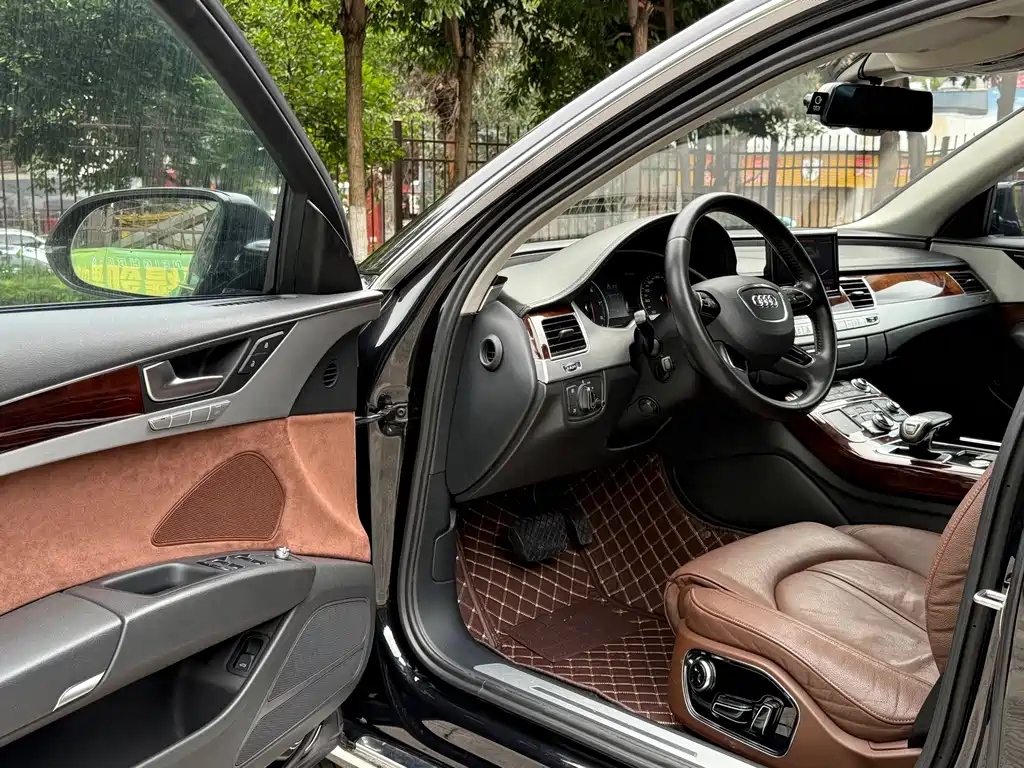 AUDI A8 2013