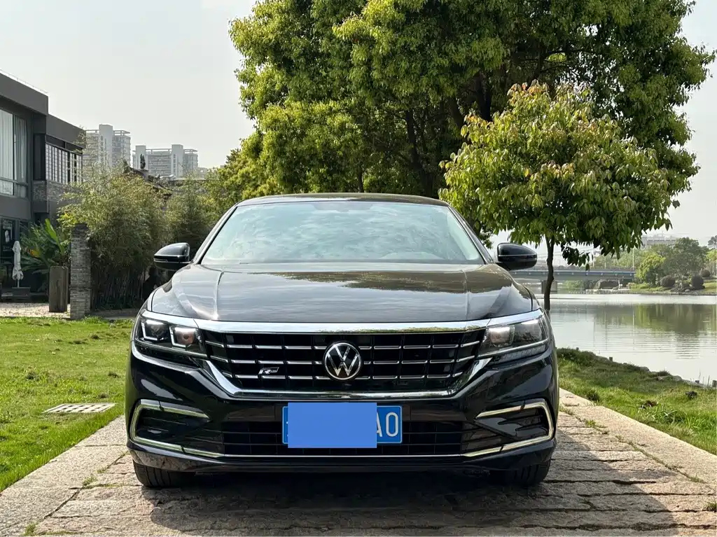 VOLKSWAGEN PASSAT 2020