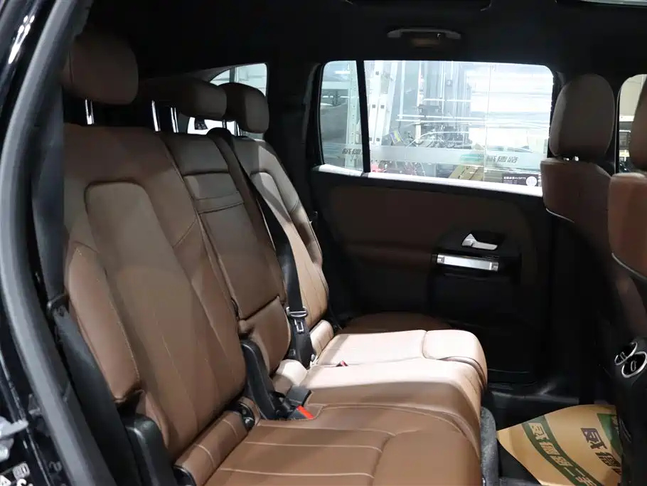 MERCEDES BENZ GLB 2023