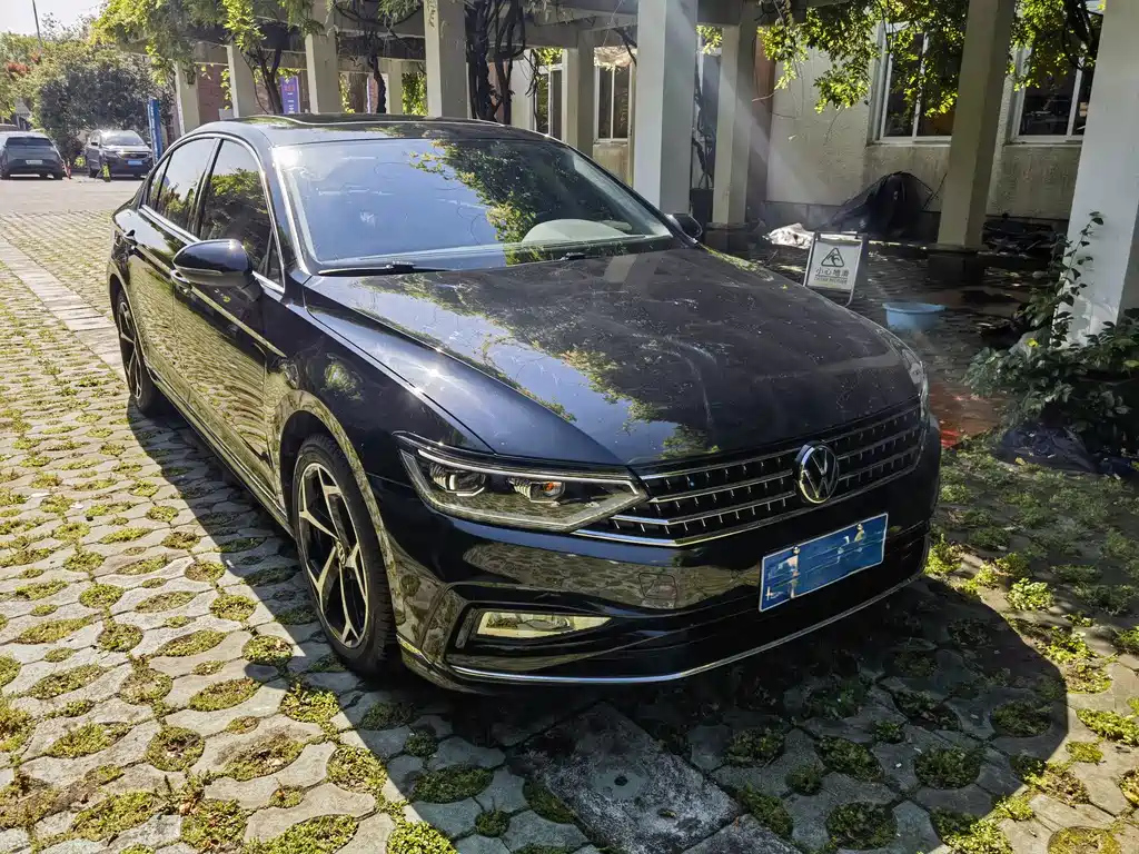 VOLKSWAGEN MAGOTAN 2023