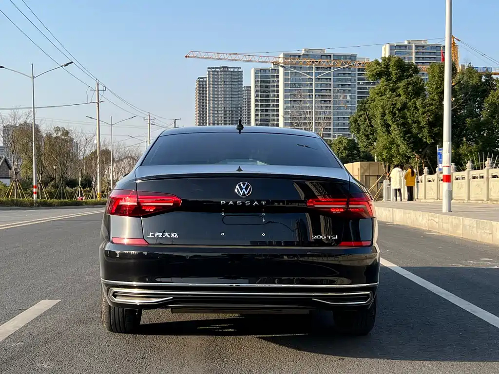 VOLKSWAGEN PASSAT 2021