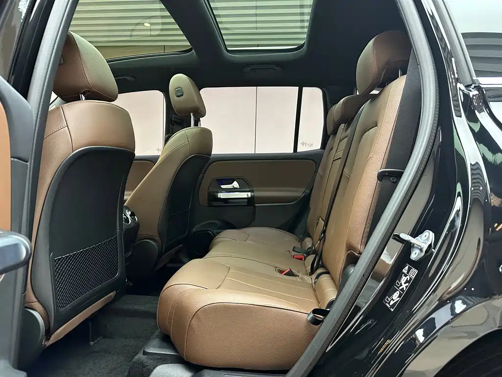 MERCEDES BENZ GLB 2023