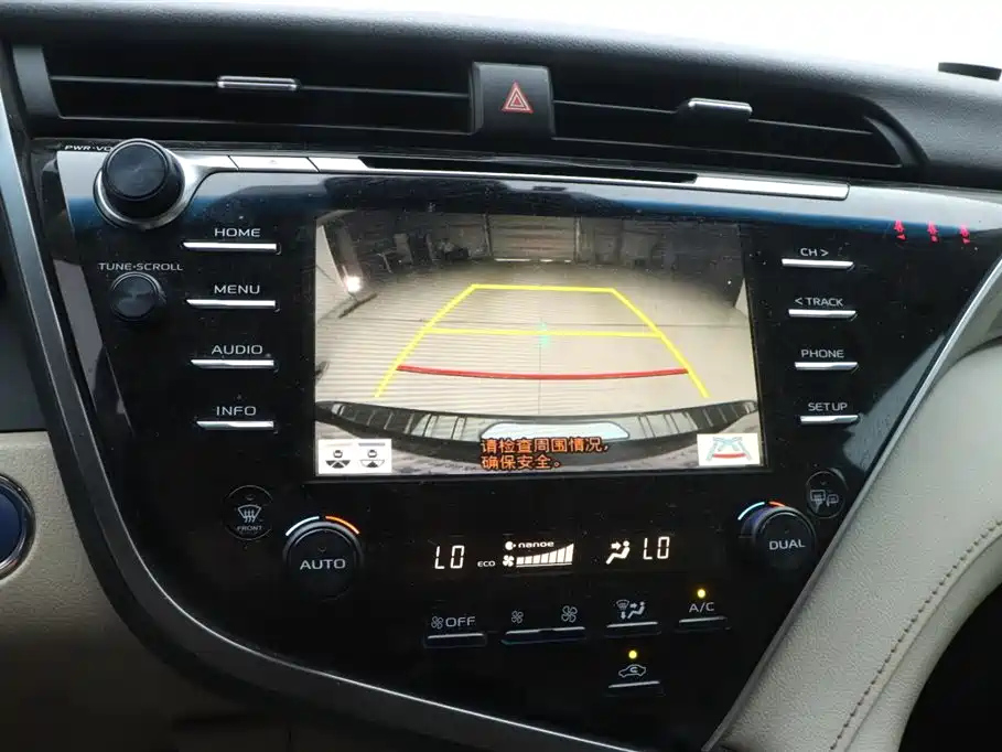 TOYOTA CAMRY 2018