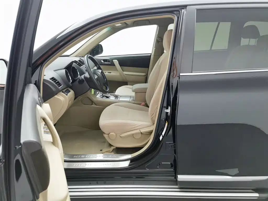 TOYOTA HIGHLANDER 2014