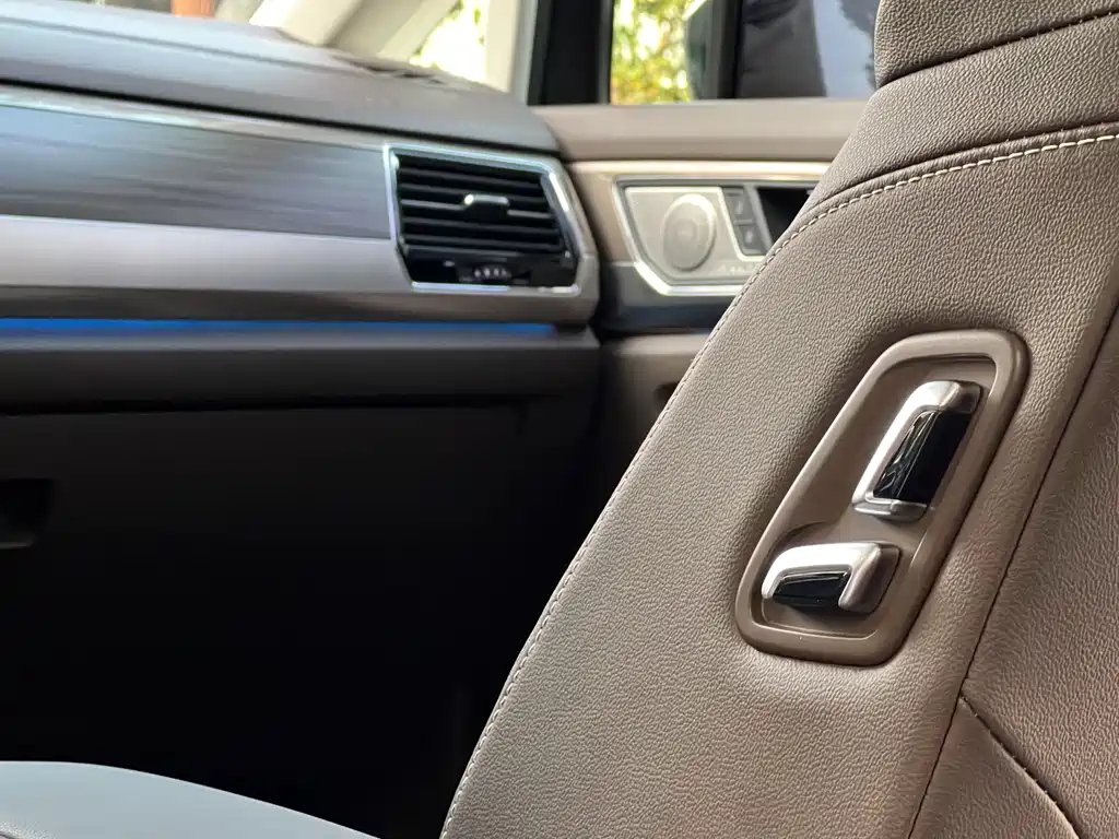 VOLKSWAGEN VILORAN 2023