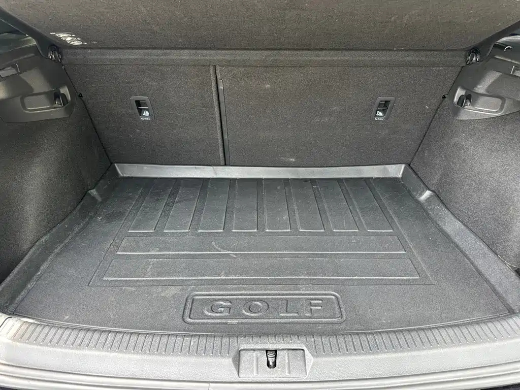 VOLKSWAGEN GOLF 2016