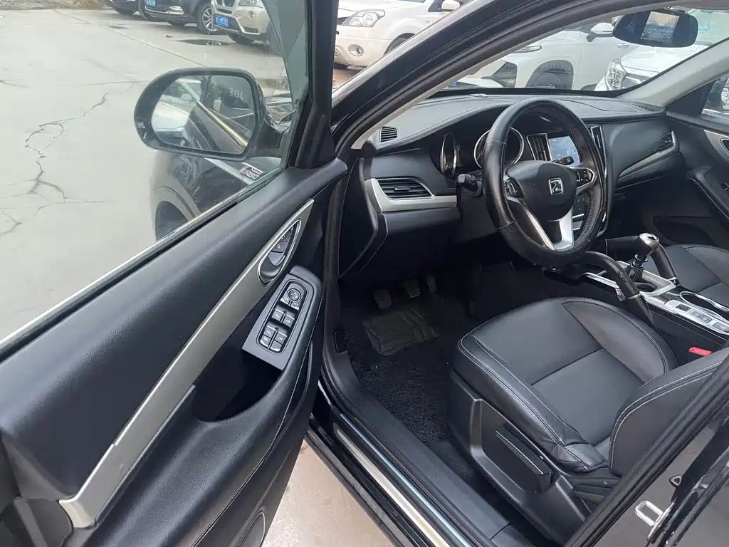 ZOTYE SR7 2016