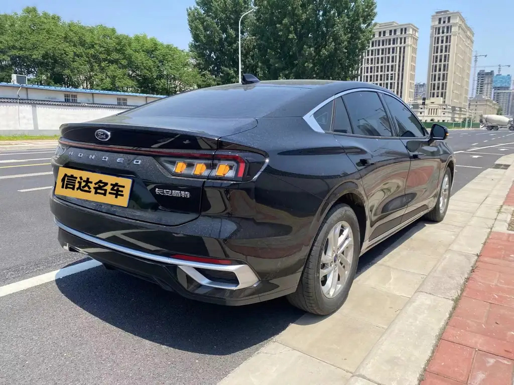 FORD MONDEO 2023