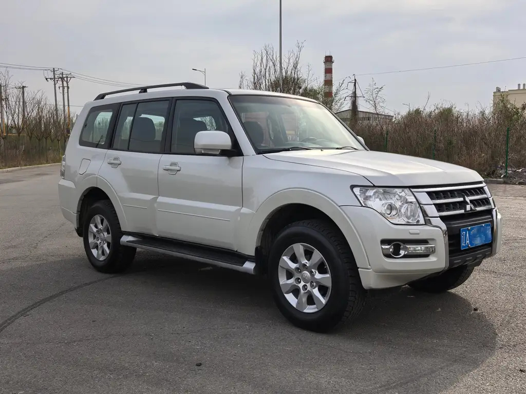 MITSUBISHI PAJERO IMPORT 2016