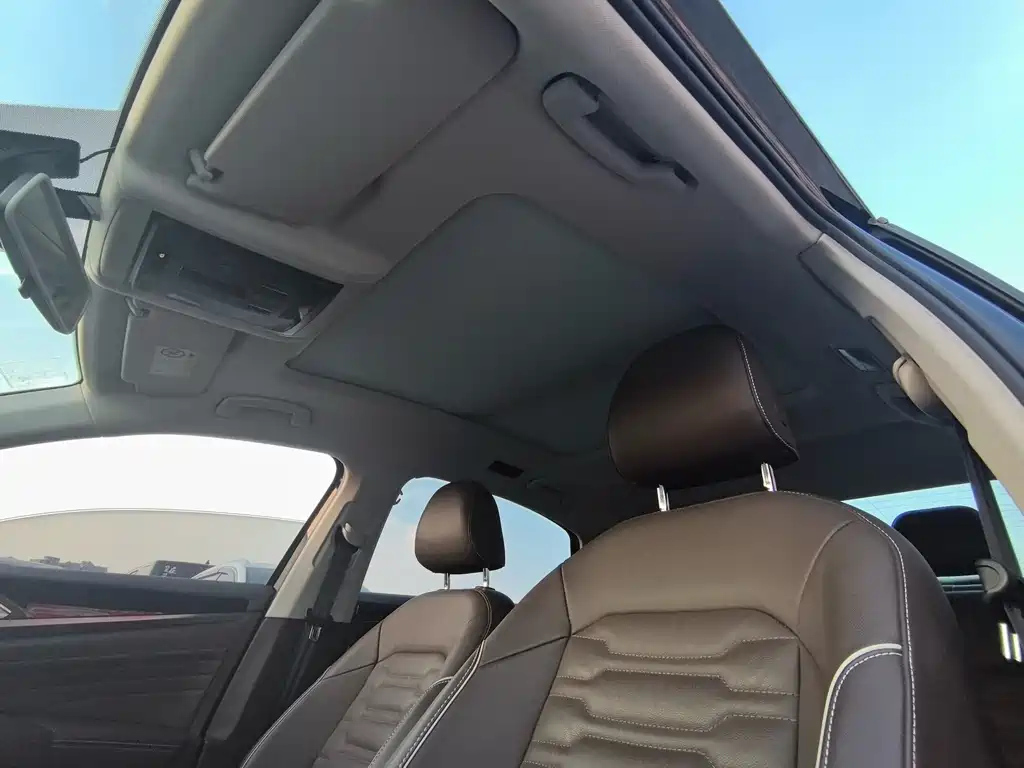 VOLKSWAGEN PASSAT 2021