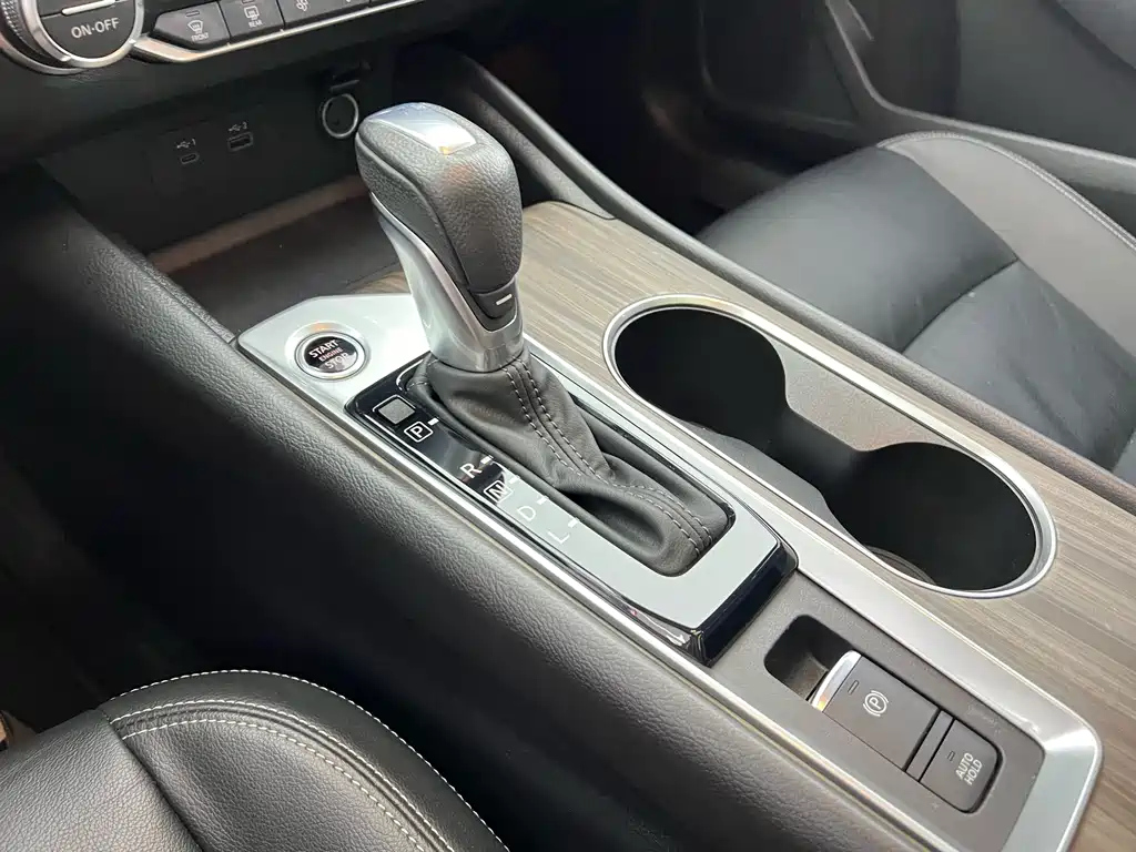 NISSAN TEANA 2022