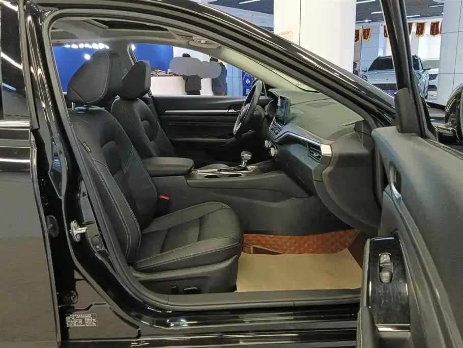 NISSAN TEANA 2022