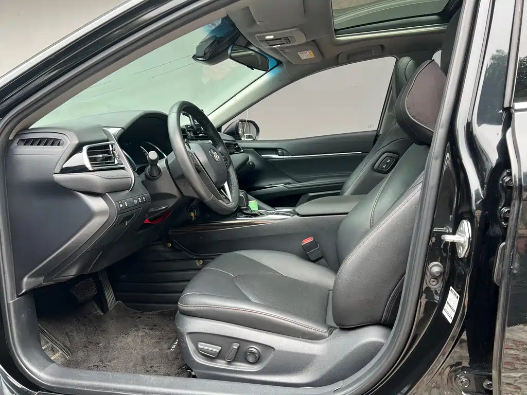 TOYOTA CAMRY 2021
