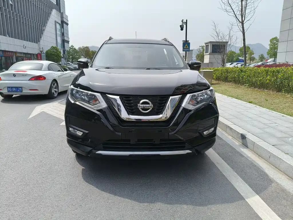NISSAN X-TRAIL 2018