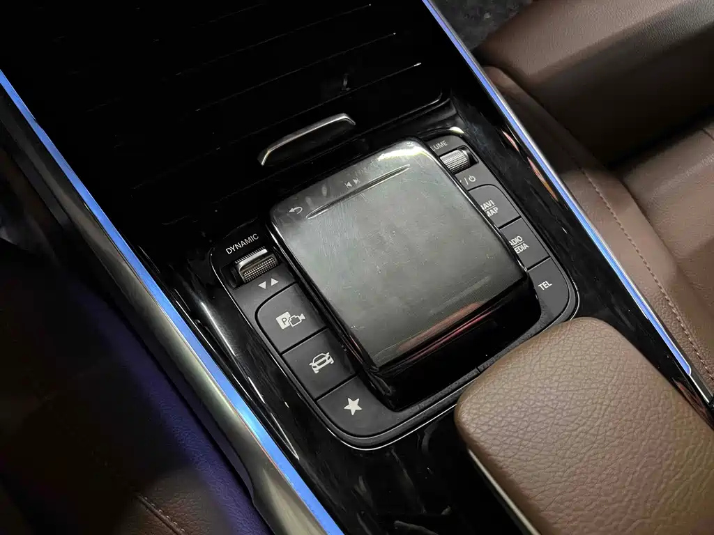 MERCEDES BENZ GLB 2020
