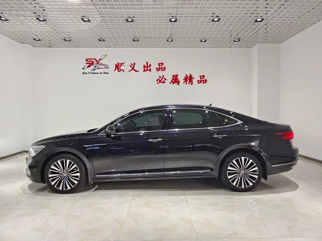 VOLKSWAGEN PASSAT 2020