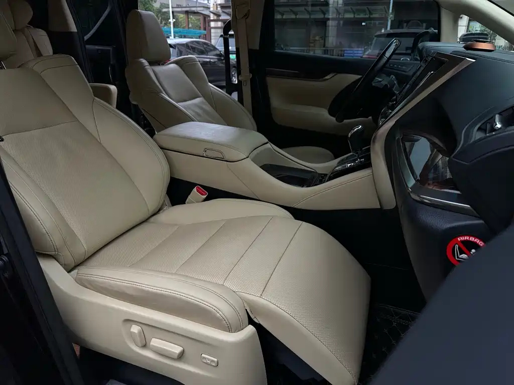 TOYOTA ALPHARD 2018