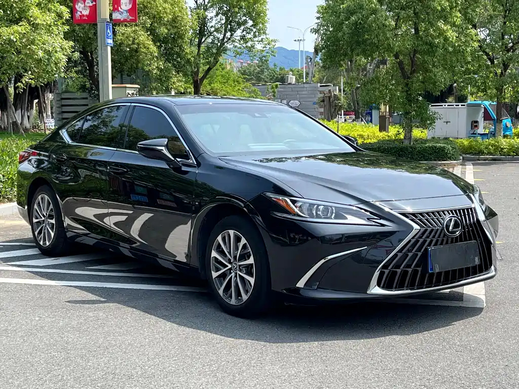LEXUS ES 2021