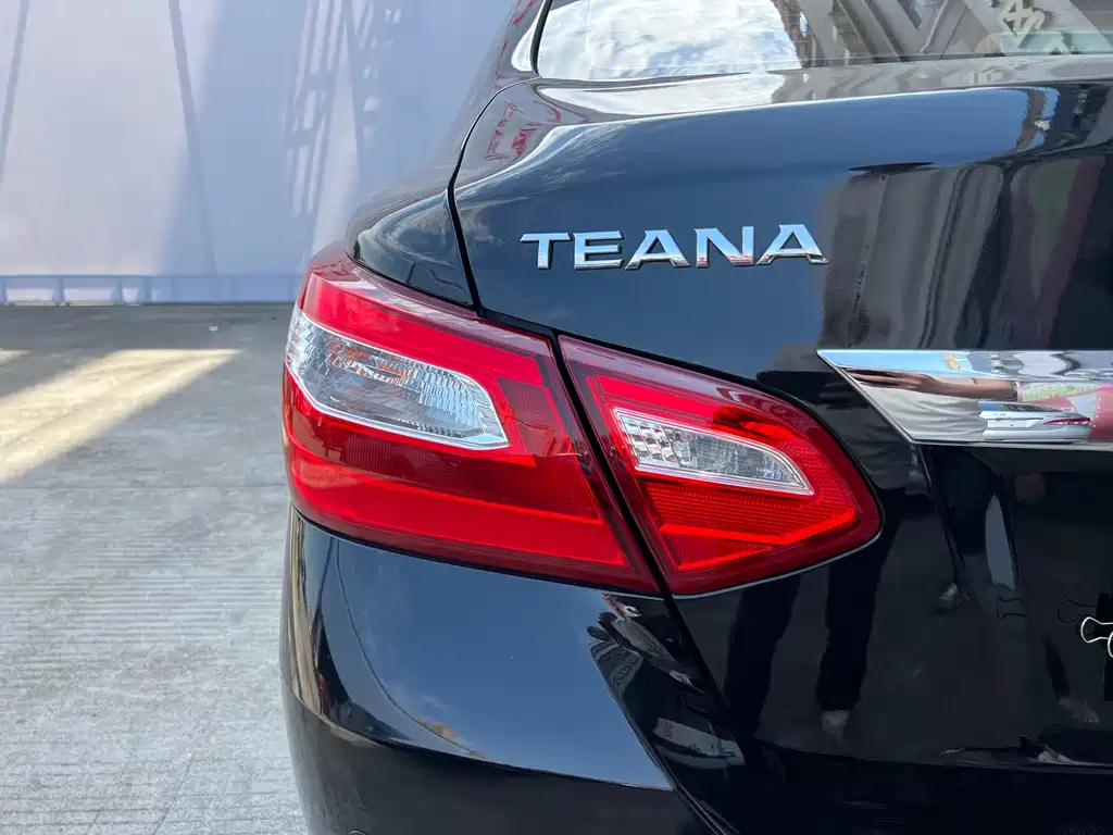 NISSAN TEANA 2018