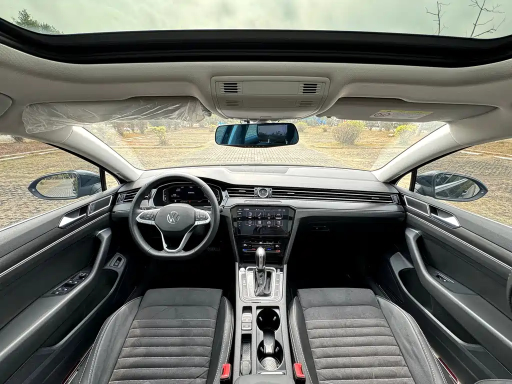 VOLKSWAGEN MAGOTAN 2022