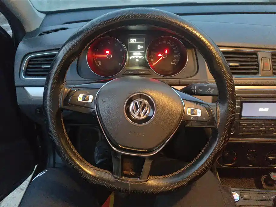 VOLKSWAGEN LAVIDA 2017