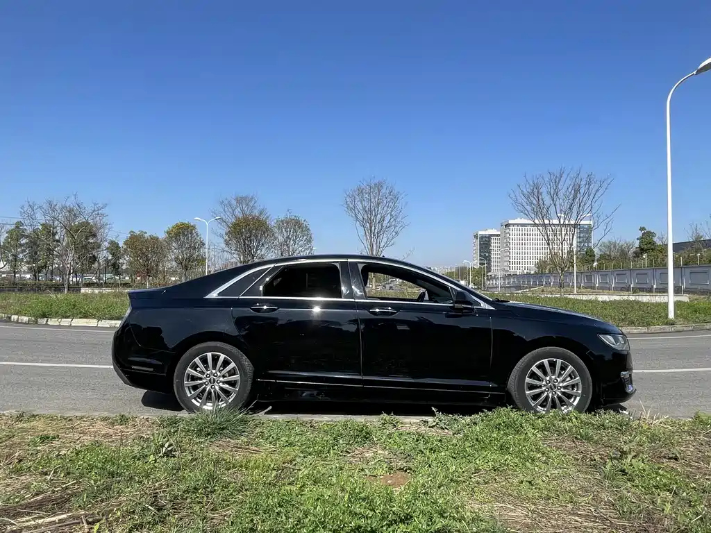 LINCOLN MKZ 2017