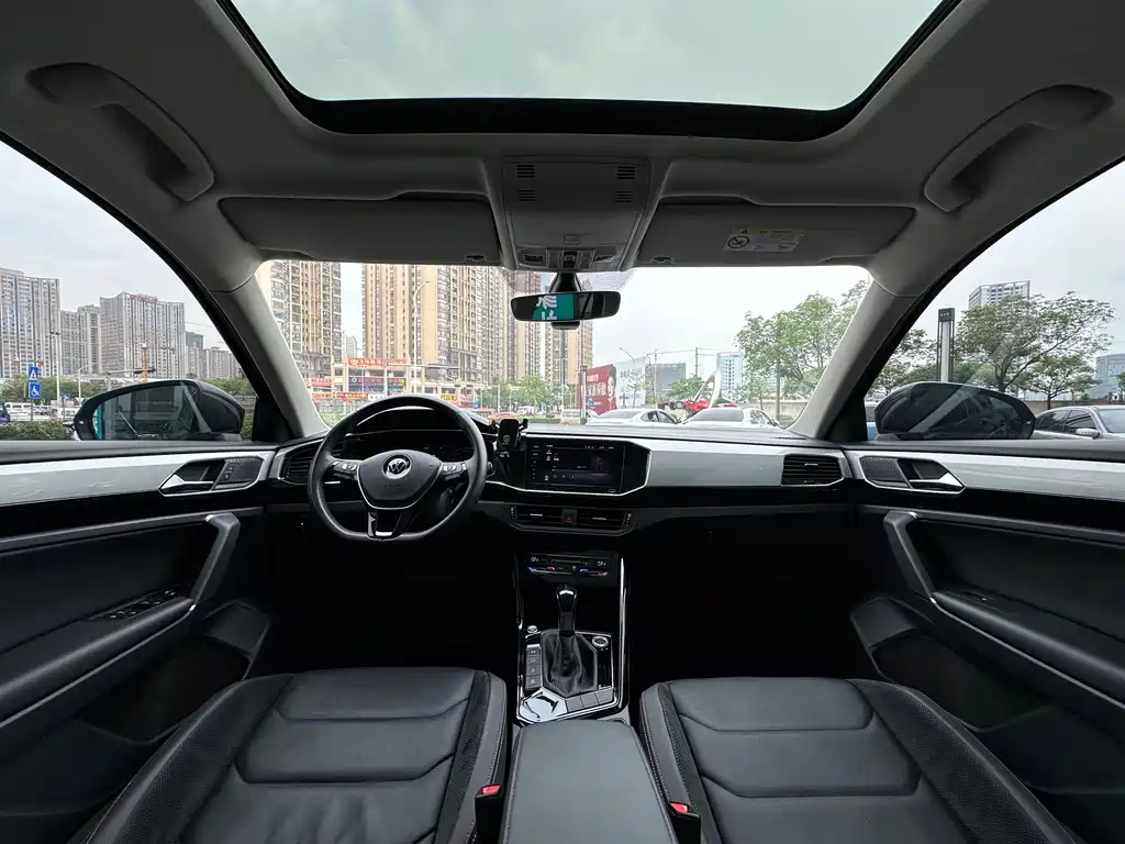 VOLKSWAGEN TAYRON 2021