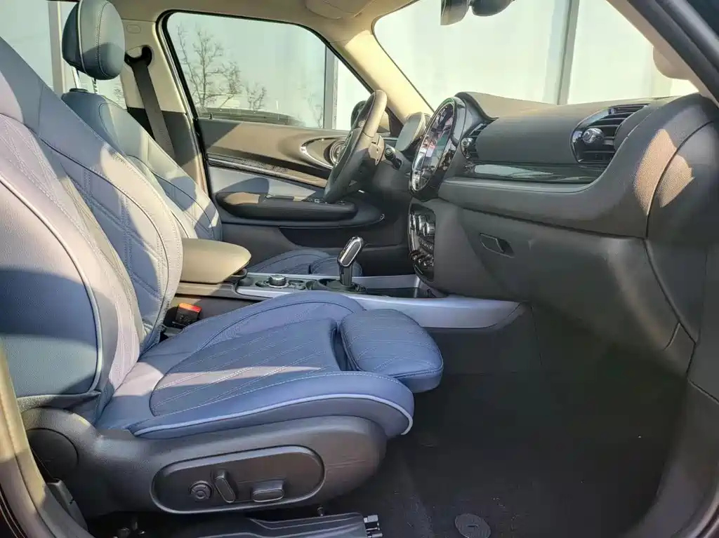 MINI CLUBMAN 2022
