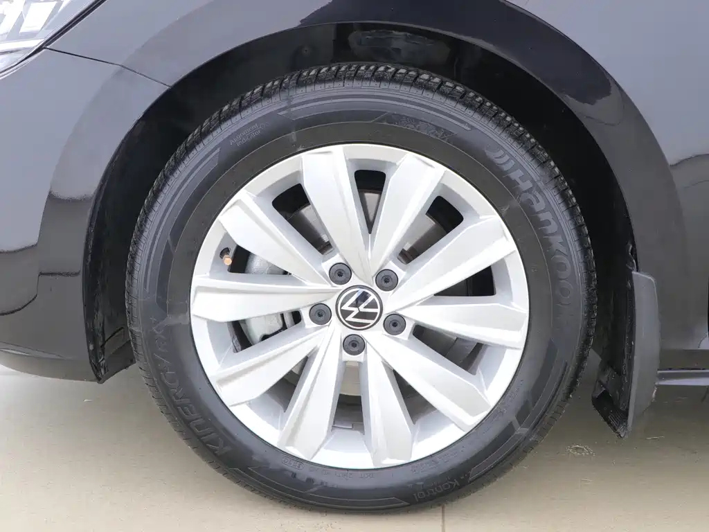 VOLKSWAGEN PASSAT 2021