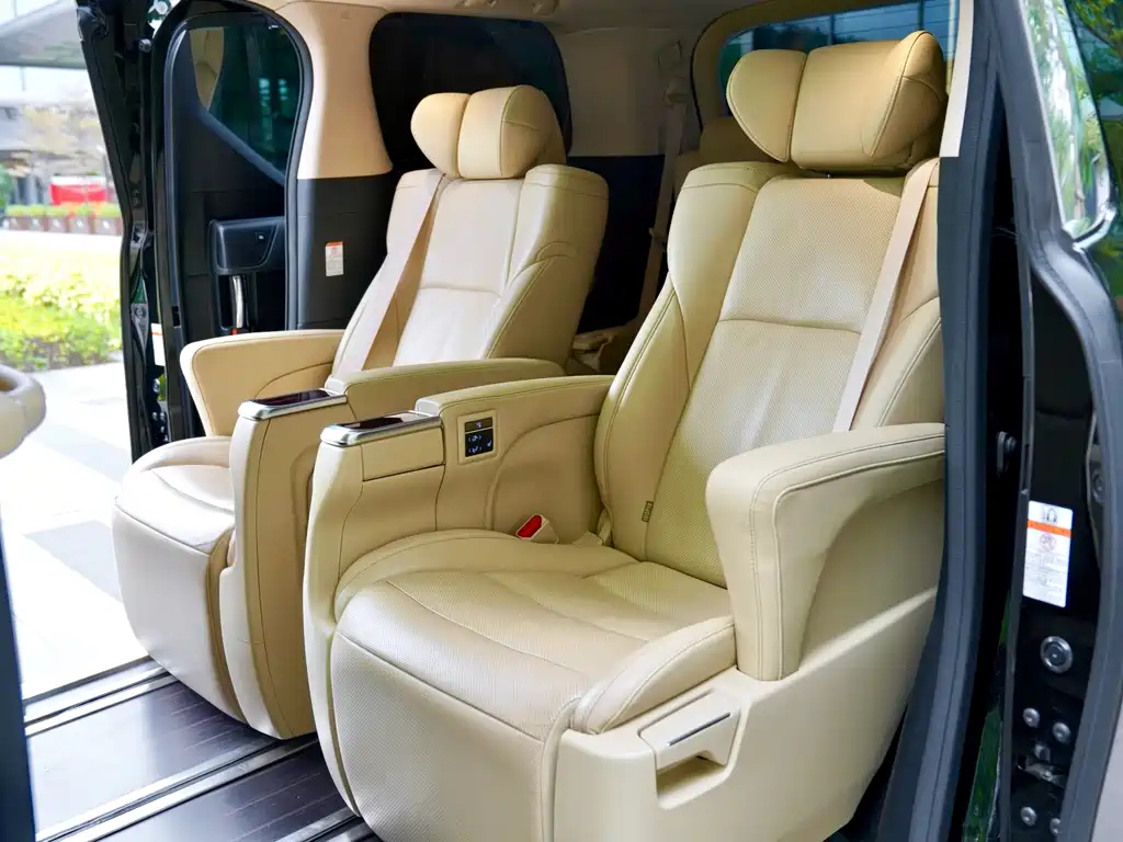 TOYOTA ALPHARD 2017