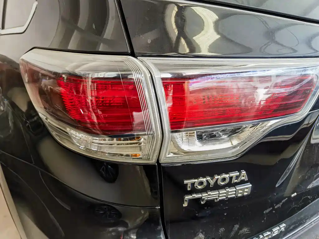 TOYOTA HIGHLANDER 2017