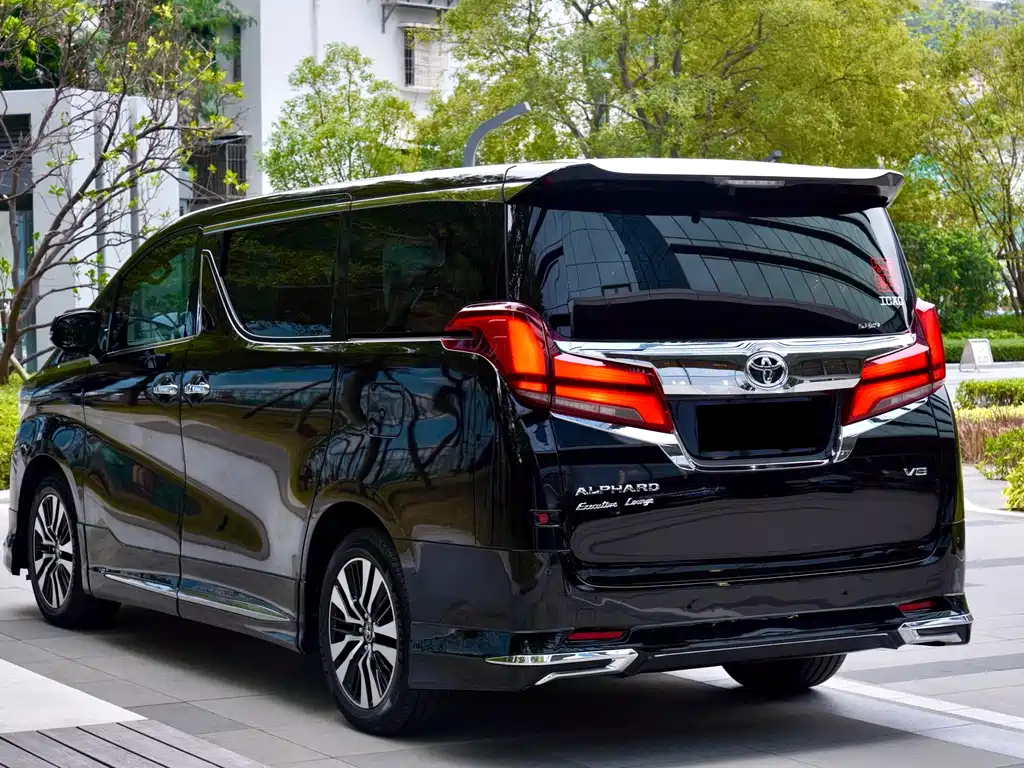 TOYOTA ALPHARD 2017