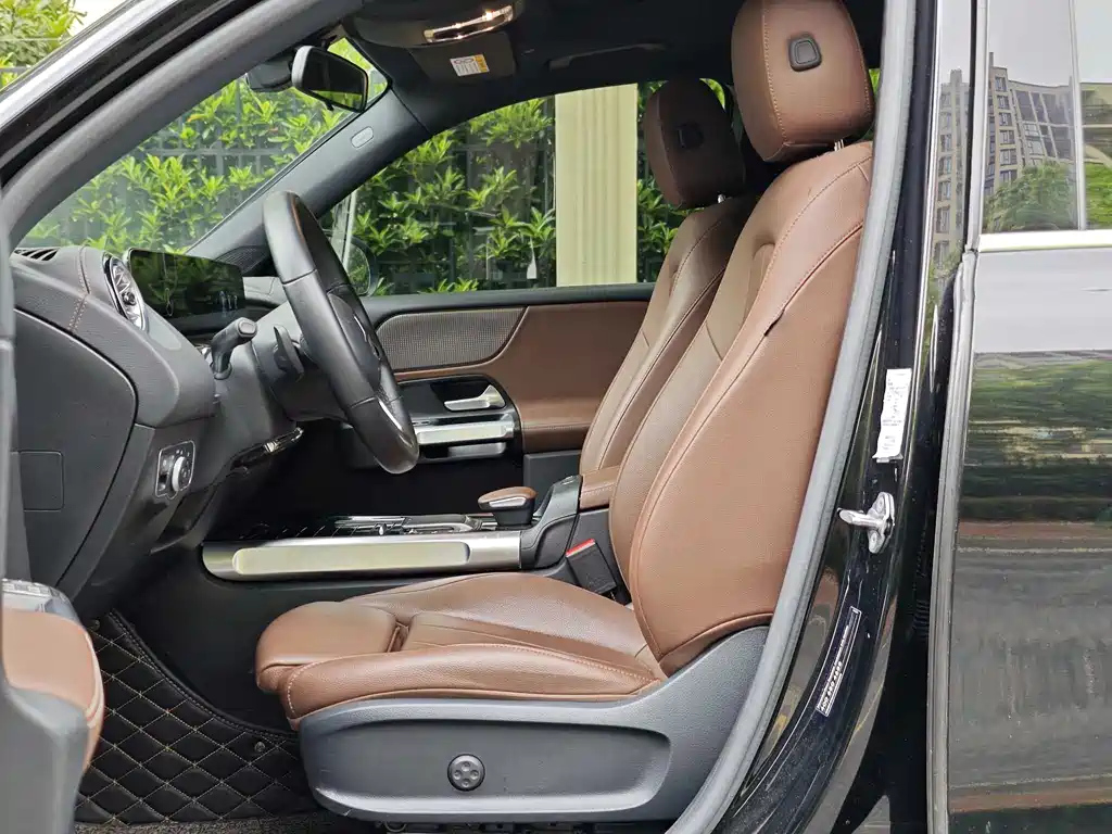 MERCEDES BENZ GLB 2021