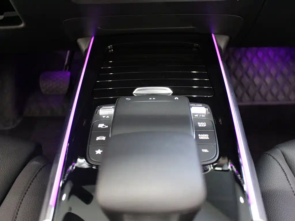 MERCEDES BENZ GLB 2023