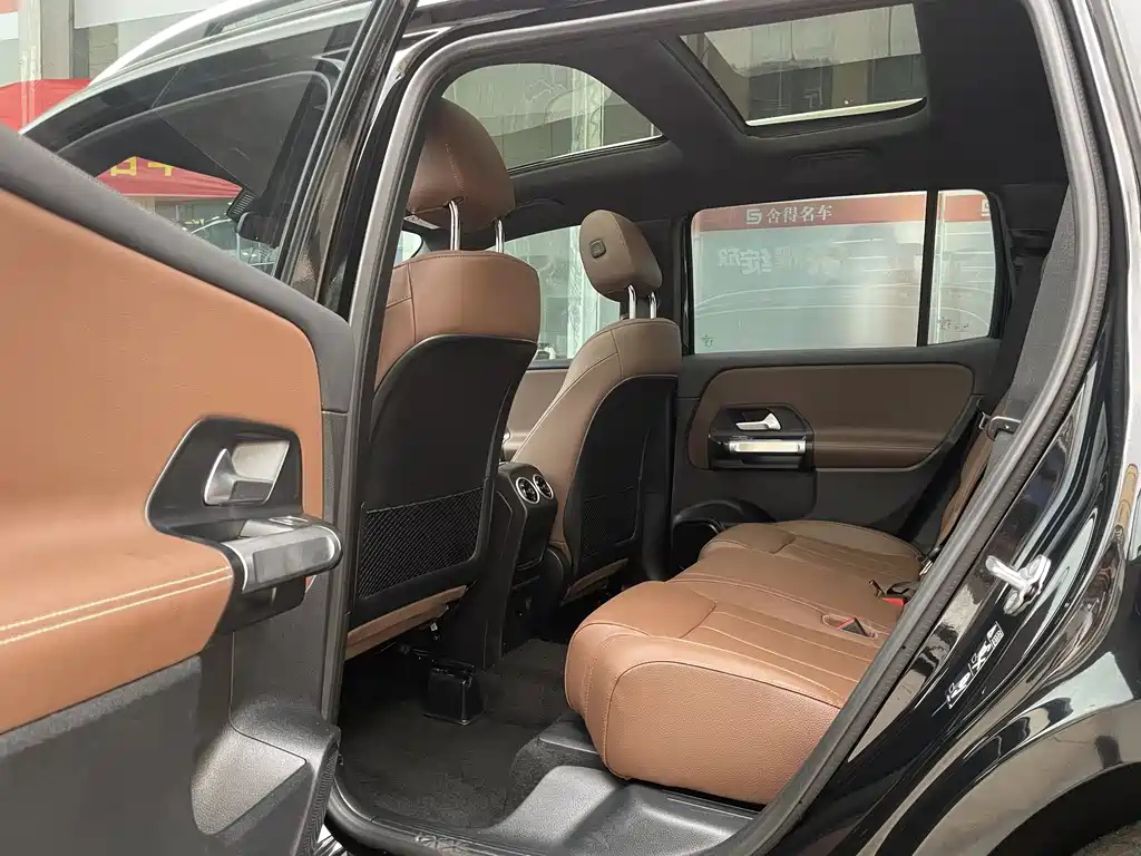 MERCEDES BENZ GLB 2023