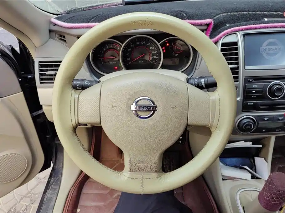 NISSAN SYLPHY 2014