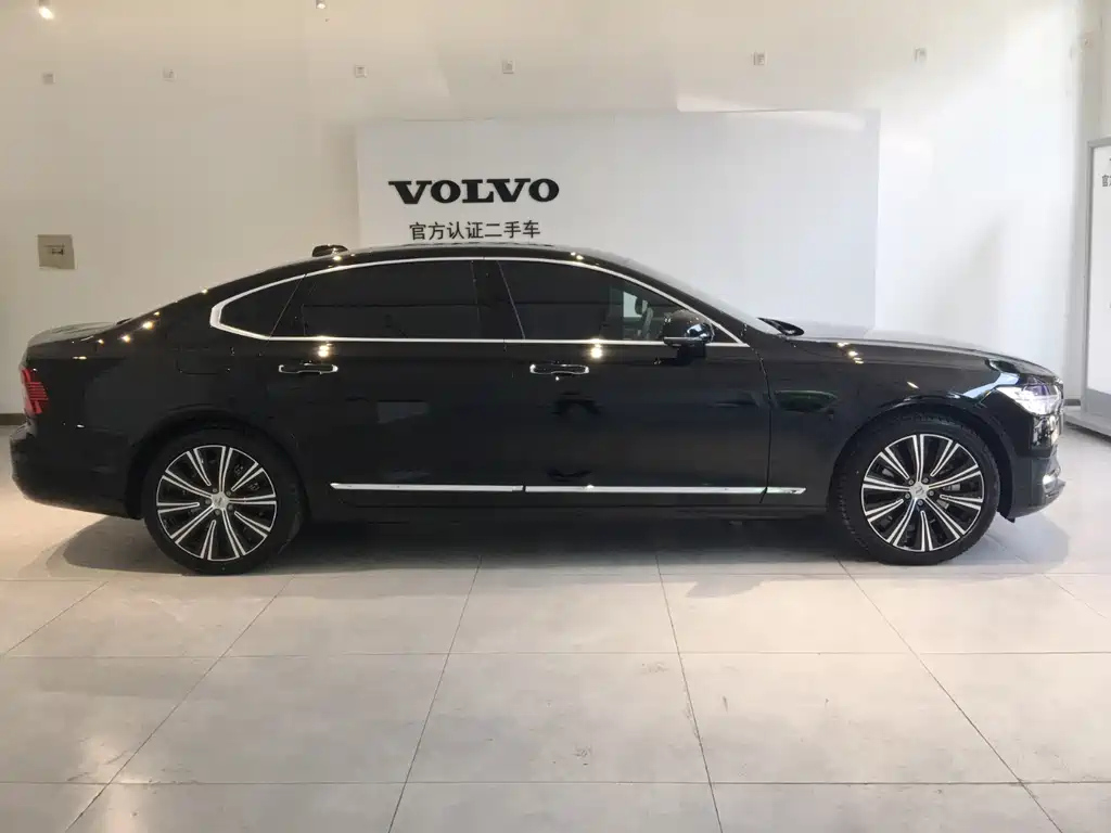 VOLVO S90 2022