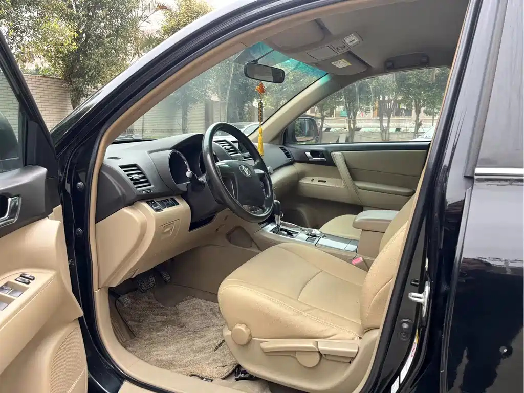 TOYOTA HIGHLANDER 2012