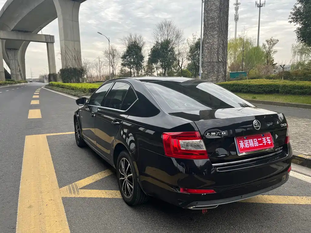 SKODA OCTAVIA 2016
