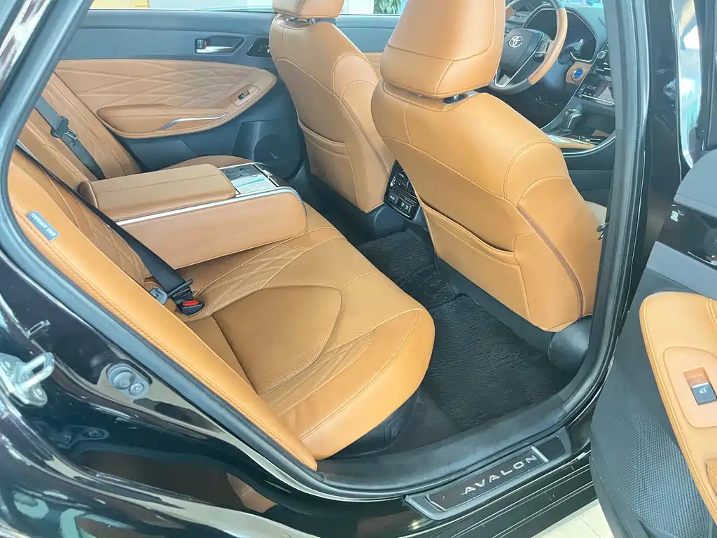 TOYOTA AVALON 2019