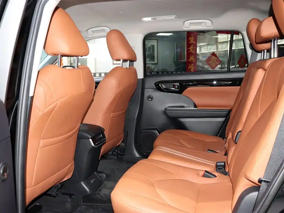 TOYOTA HIGHLANDER 2023