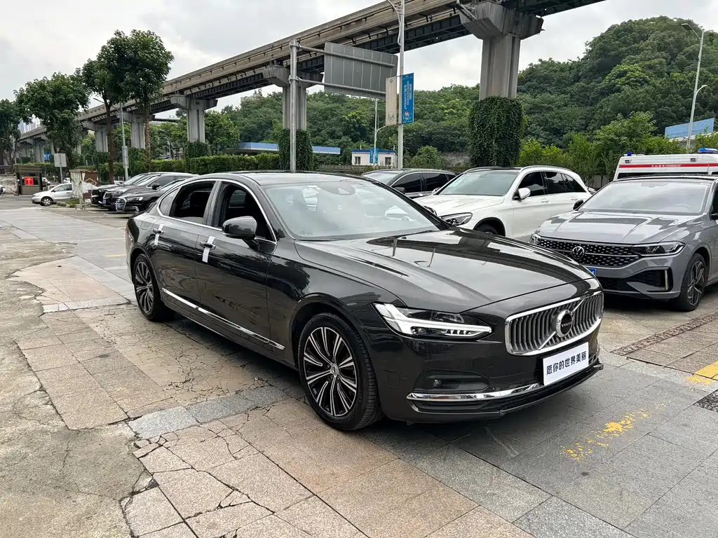 VOLVO S90 2021