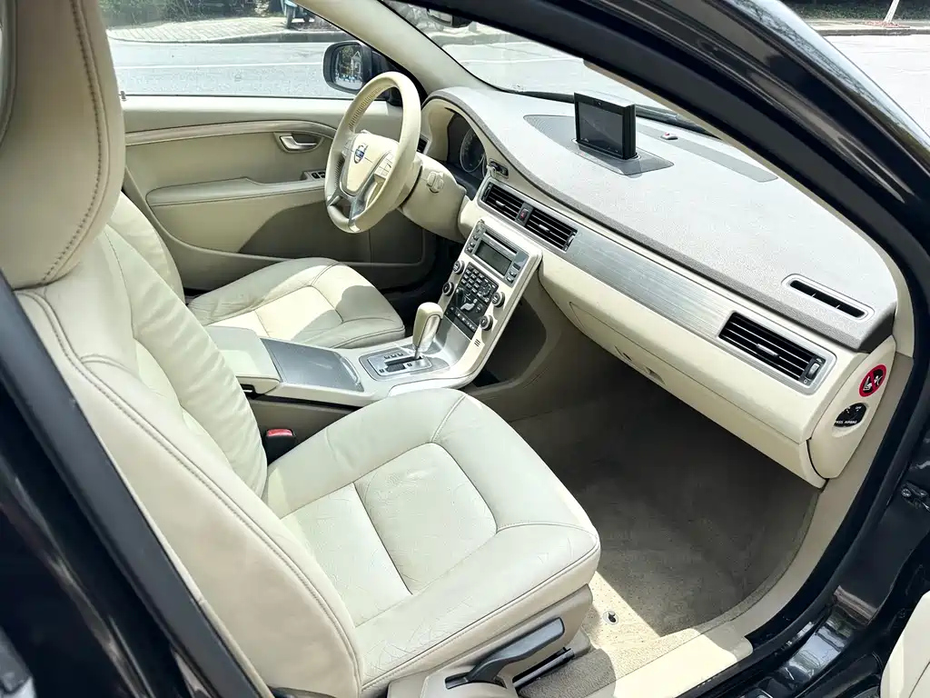 VOLVO S80L 2012