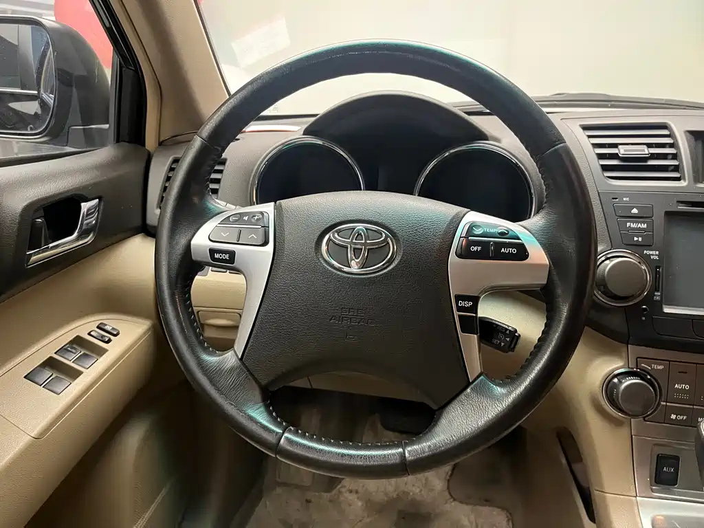 TOYOTA HIGHLANDER 2012